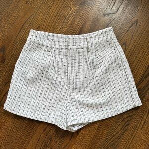 Le Lis White With Black/Gray Plaid Tweed High-Waist Shorts, Woman’s size Med NWT